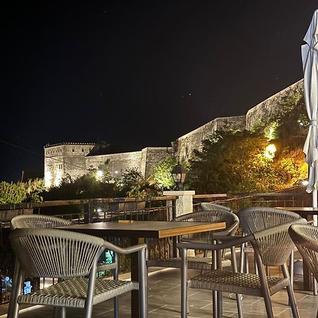 Hotel With Castle View Gjirokastër Eksteriør billede